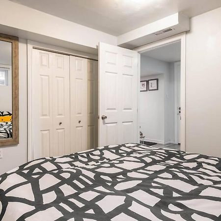 Appartamento Cozy Nest Basement Unit Hamilton Esterno foto