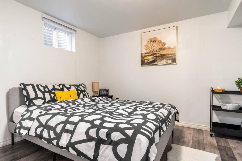 Appartamento Cozy Nest Basement Unit Hamilton Esterno foto