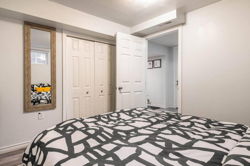 Appartamento Cozy Nest Basement Unit Hamilton Esterno foto