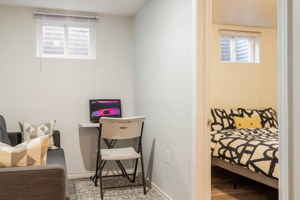 Appartamento Cozy Nest Basement Unit Hamilton Esterno foto