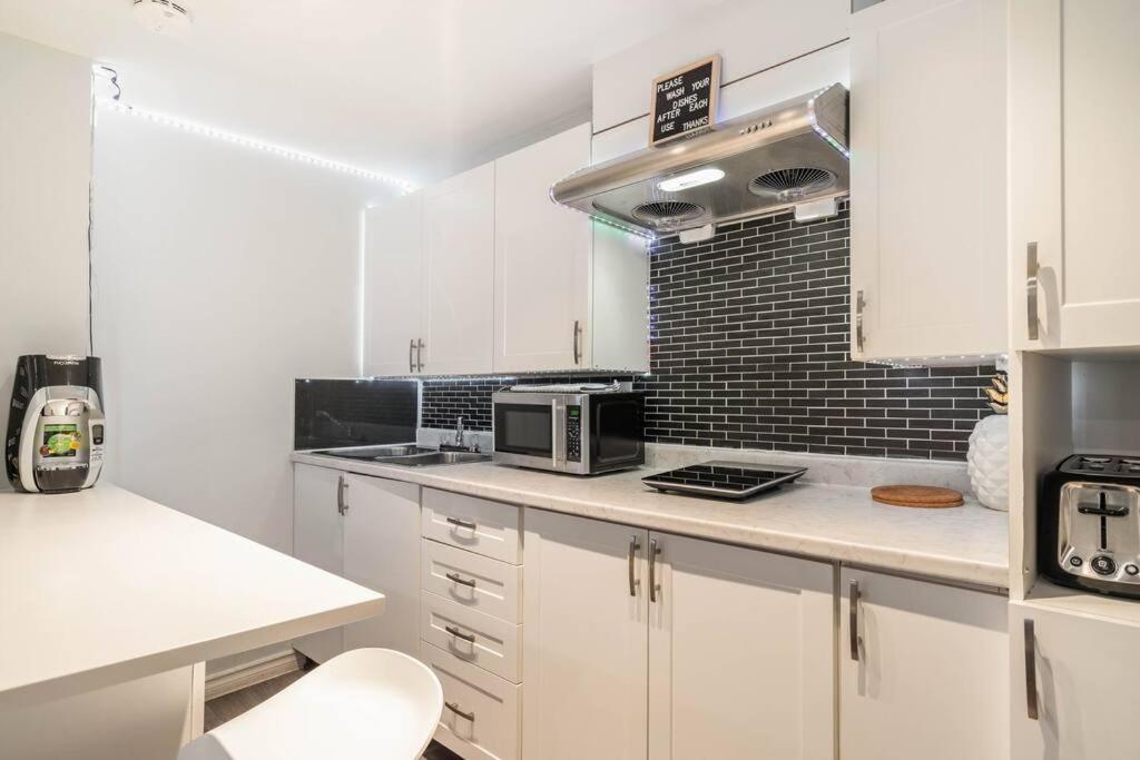 Appartamento Cozy Nest Basement Unit Hamilton Esterno foto