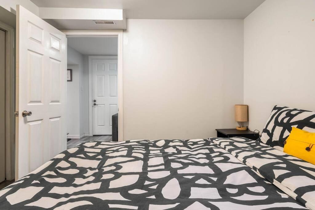 Appartamento Cozy Nest Basement Unit Hamilton Esterno foto
