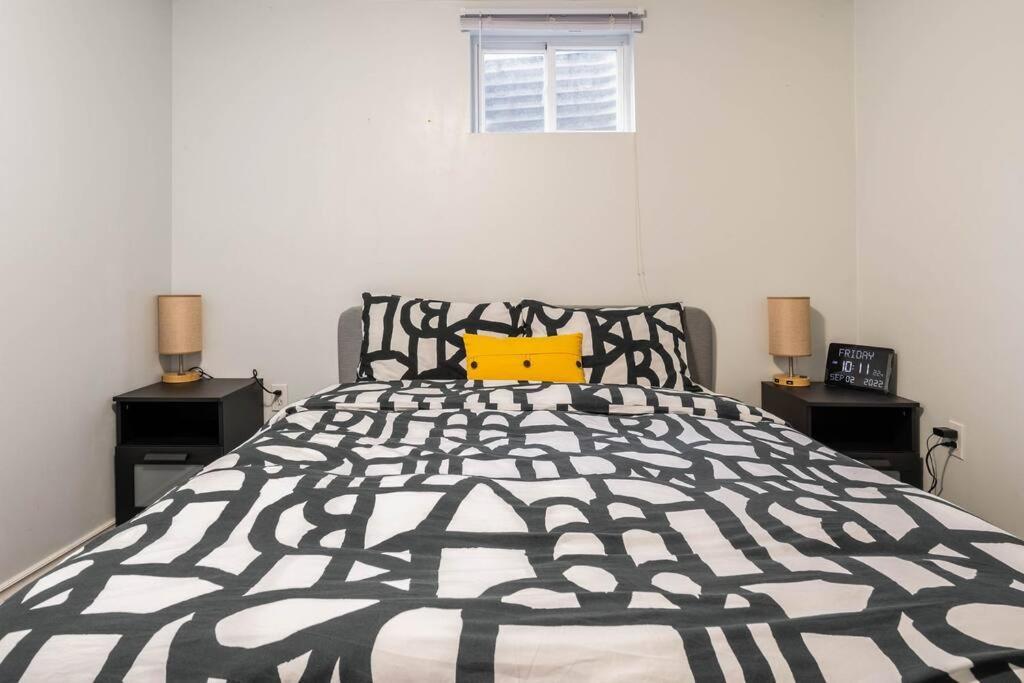 Appartamento Cozy Nest Basement Unit Hamilton Esterno foto