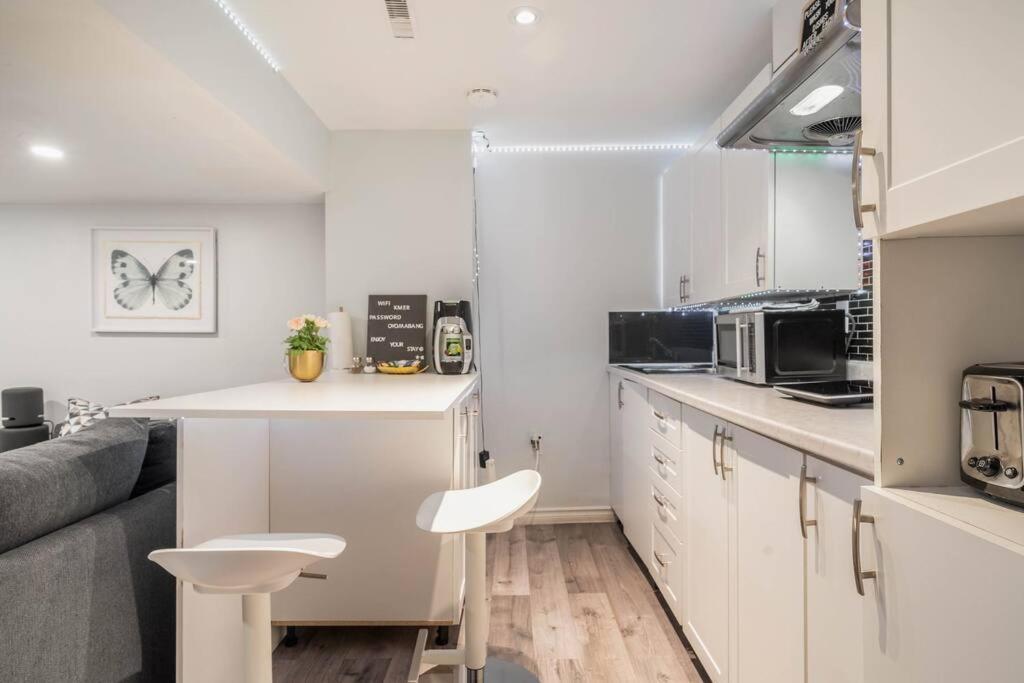 Appartamento Cozy Nest Basement Unit Hamilton Esterno foto