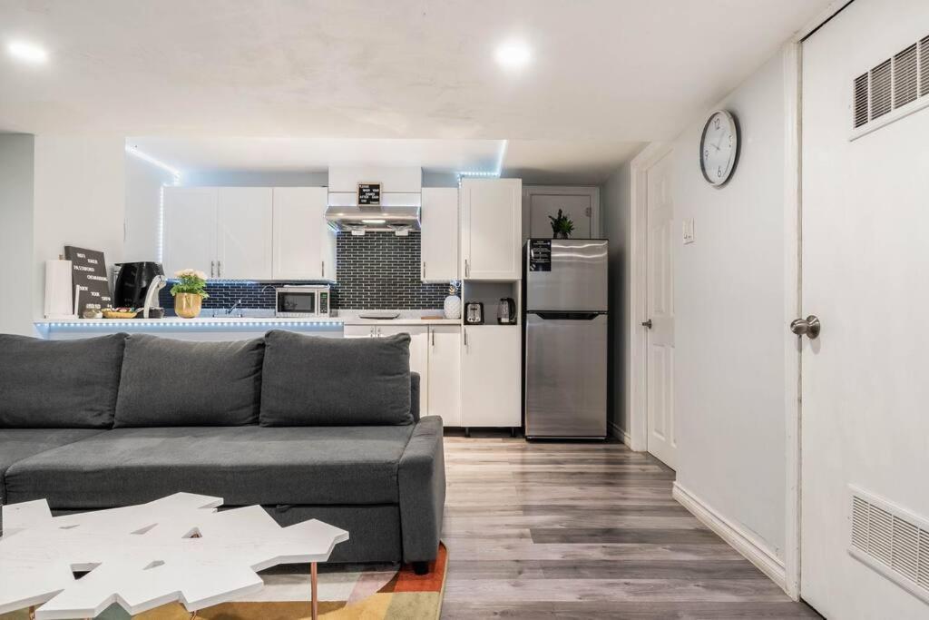 Appartamento Cozy Nest Basement Unit Hamilton Esterno foto
