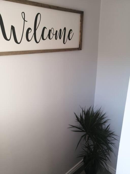 Appartamento Cozy Nest Basement Unit Hamilton Esterno foto