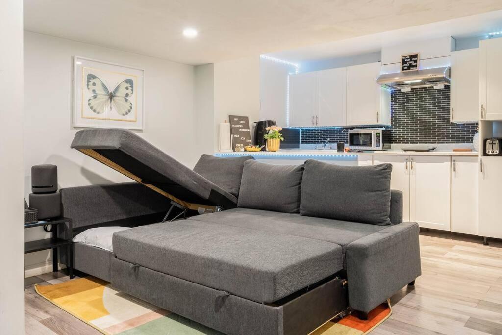 Appartamento Cozy Nest Basement Unit Hamilton Esterno foto